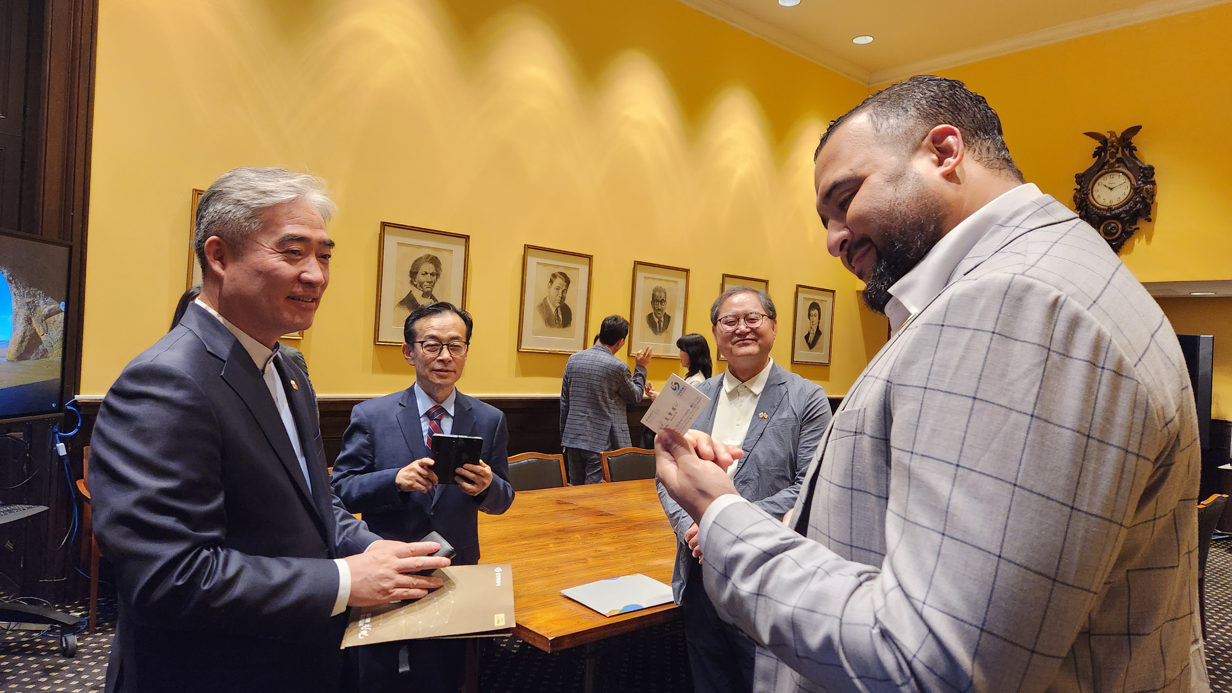 Changwon Photo Slider 40